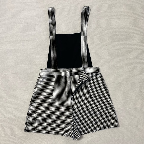 Overall shorts - Picture 2 of 4